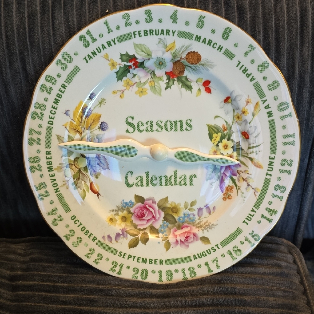 Green and White Decorative Accent Plates